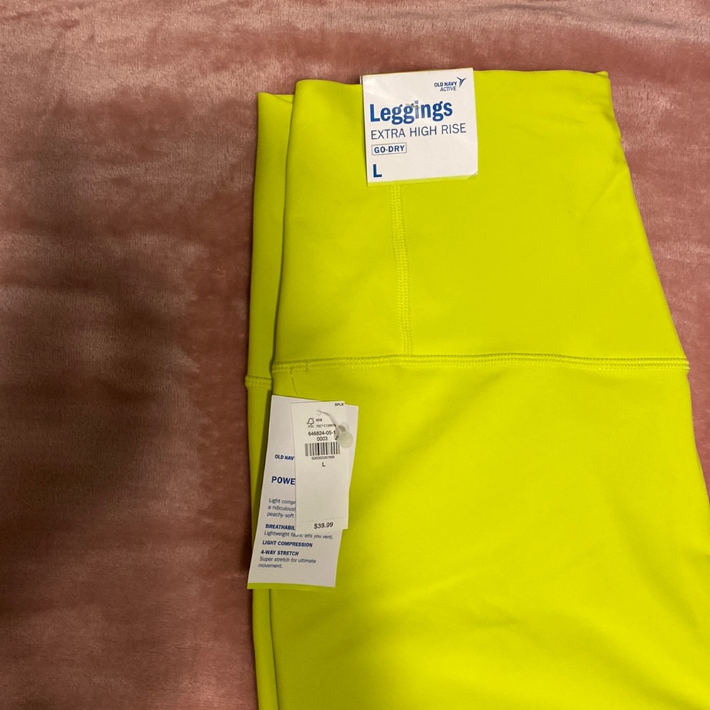 Neon Yellow Old Navy Active Extra High Rise 7/8 Leggings (Large)